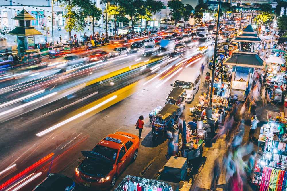 Une rue animée de Bangkok